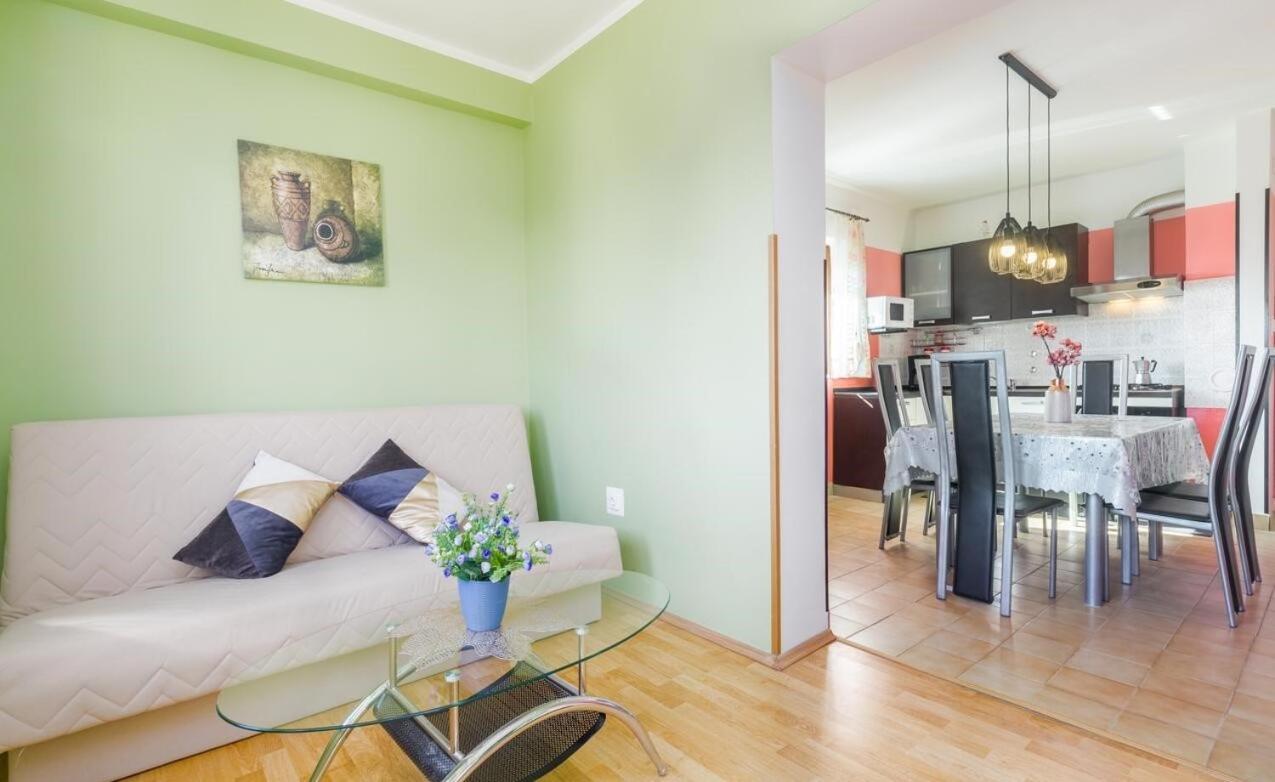Spacious New App For 5 Persons, Close Beach&City Poreč Exteriör bild