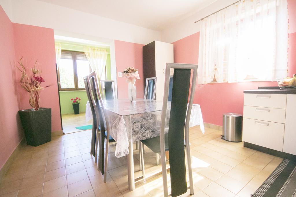 Spacious New App For 5 Persons, Close Beach&City Poreč Exteriör bild